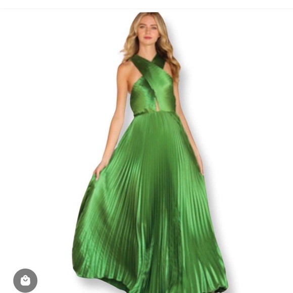 Chic Maxi Dress with Tie-Back Pleats - Picture 1 of 3